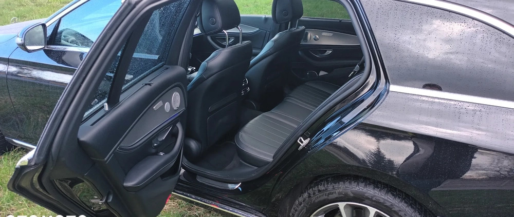 Mercedes-Benz Klasa E cena 146000 przebieg: 278000, rok produkcji 2018 z Wrocław małe 667